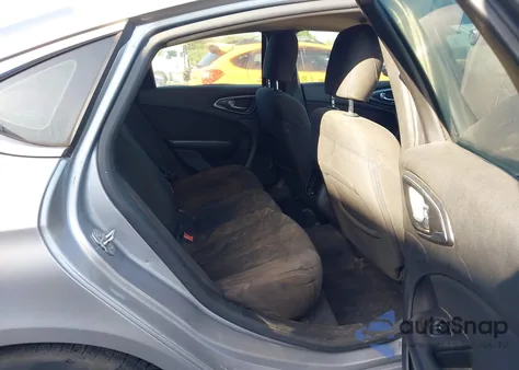 2015 Chrysler 200 Limited z USA, uszkodzony, nr VIN 1C3CCCAB8FN663614